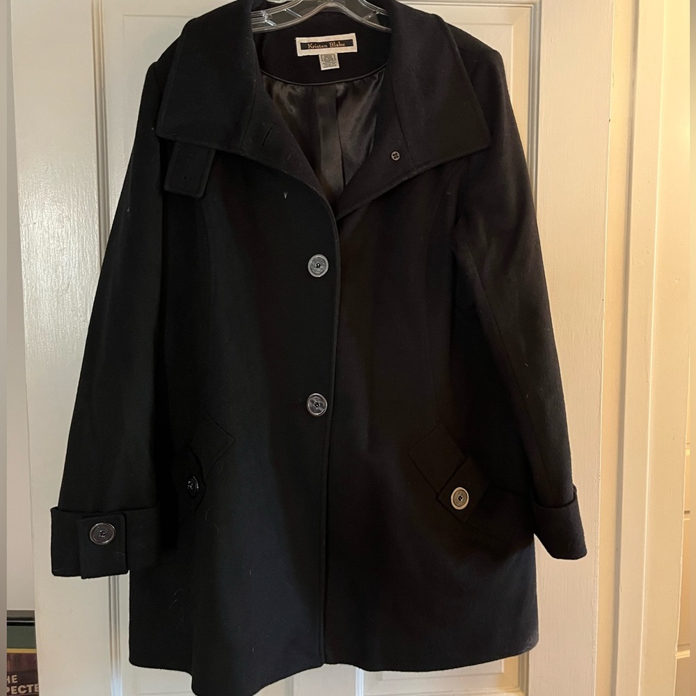 Kirsten Blake coat in black.